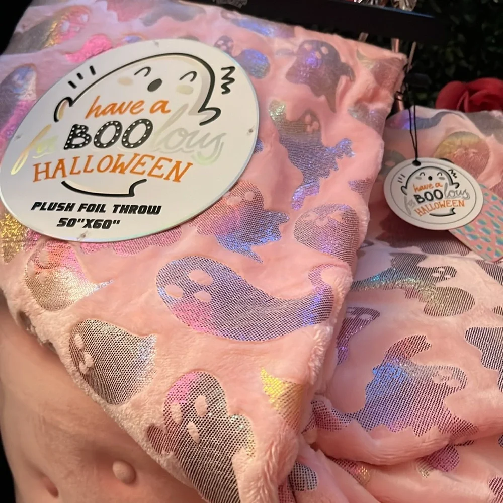 🩷👻Pink ghost foil blanket